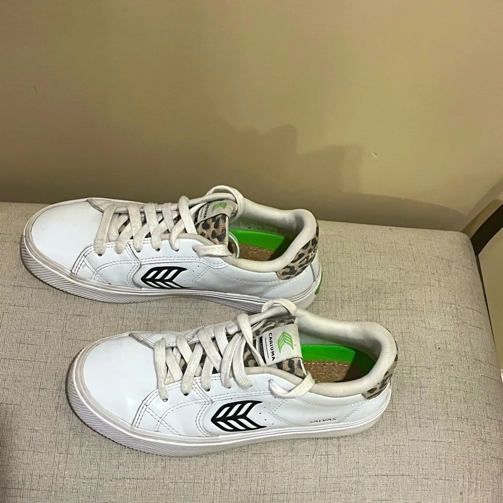 Cariuma Salvas White Leather Sneakers with Animal Print Accent, size 7.5